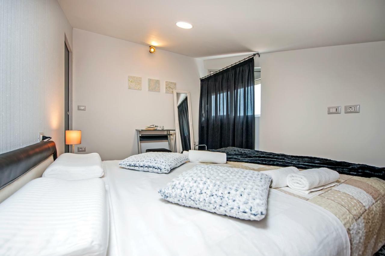 Lakovich Sea view Apartments Rovinj Buitenkant foto